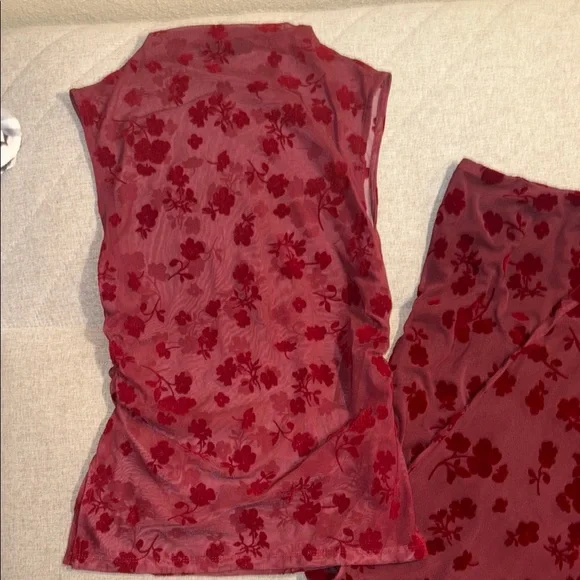 Sheer Red Floral Top - Picture 4 of 6